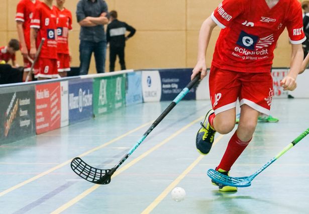 Über eine "tolle Teamleistung" freut sich U15-Coach Norman Krevet nach dem jüngsten Heimspieltag. (Foto: Finkenzeller)