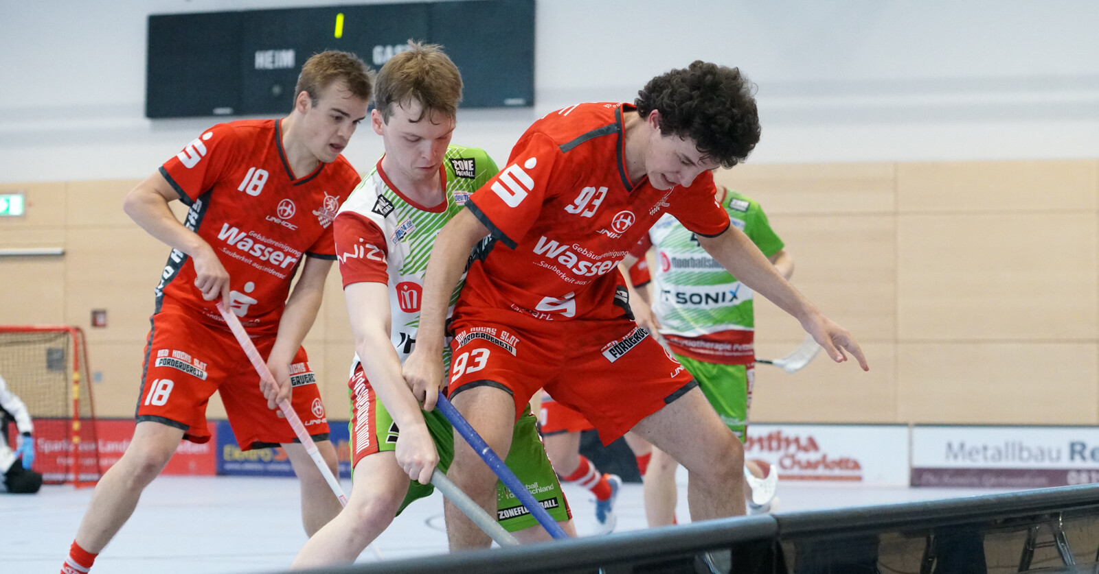 Vor zwei Jahren sicherte Tizian Heinzelmann mit den Red Hocks gegen den DHfK Leipzig den Bundesliga-Klassenerhalt, beim Pokal-Wiedersehen erzielte Heinzelmann nun den Ehrentreffer für Kauferings Zweite. (Foto: Finkenzeller)