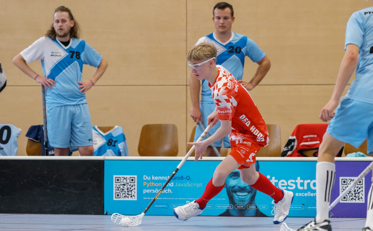 Jede Menge Floorball ist am morgigen Samstag im Sportzentrum geboten. Unter anderem empfangen Ferdinand Reichenberger und die zweite Mannschaft der Red Hocks die SG Amendingen/Puchheim zum Regionalligaspiel. (Foto: Archiv/Finkenzeller)