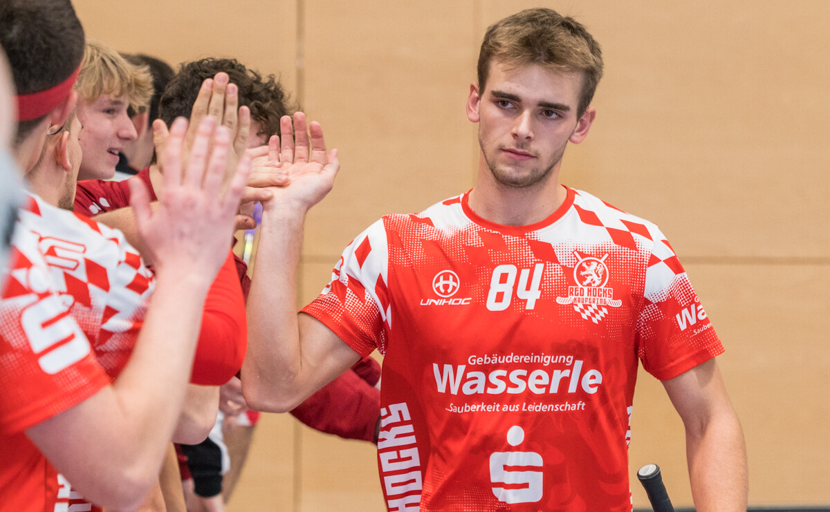 Anfangs taten sich die Red Hocks bei Zweitligist Roxel schwer. Mit seinen beiden ersten Toren hielt Calli Rieß die Kauferinger im Spiel. Insgesamt steuerte er drei Treffer zum Einzug ins Pokalachtelfinale bei. (Foto: Finkenzeller)